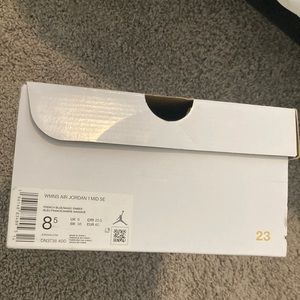 Jordan 1 Mid SE Women’s 8.5